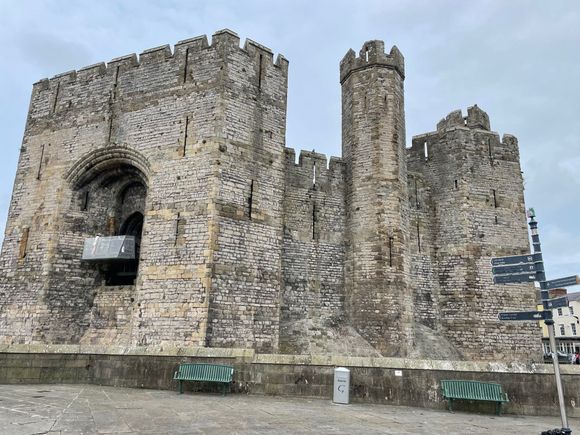 Shot from outside the Castle just before entering