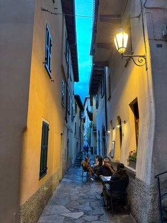 Narrow lane that our hotel is on. This is also near Il Cavatappi, where we had dinner. 