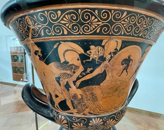 Considered one of the premier pieces in the vase collection, ~500 BC, Pezzino Necropolis