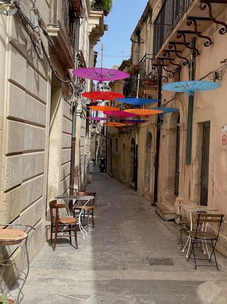 Our favorite neighborhood bar, Tinkit