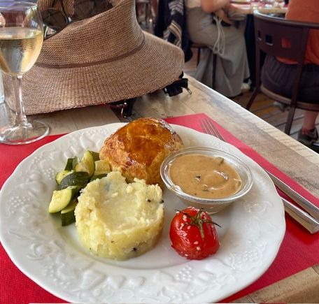 Pork in pastry, mashed potato, zucchini