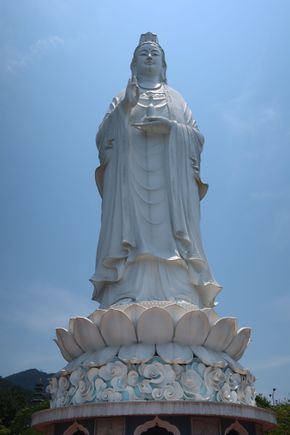Quan Am (also known as the "Lady Buddha", Guanyin in Chinese, Kannon in Japanese), Ling Unh Temple