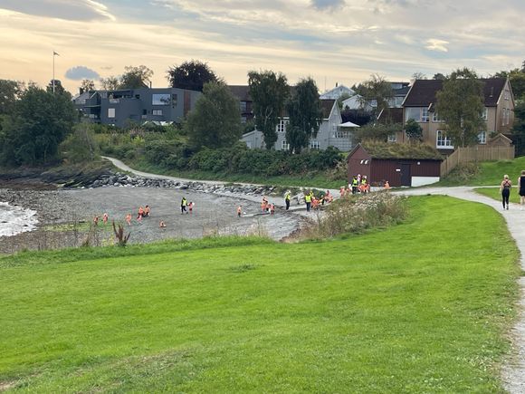 Kindergartners on Sponhuset Beach