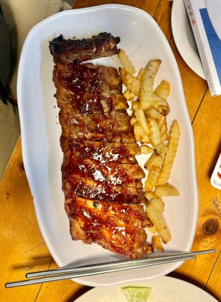 My last dinner in Korea was appropriately barbecue pork ribs, Korean style! Delicious! And we only ate here because the sushi restaurant I had picked specifically for Joyce was fully booked. (only three tables). So I lucked out!