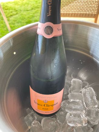 Ahhhh…Champs in a great setting 