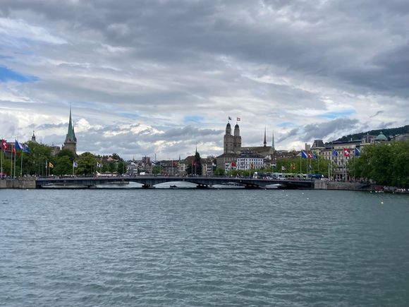 Cloudy day on Zürichsee