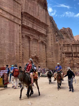 Tomb front and travelers 