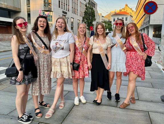 We stumbled upon this bridal party and had fun answering the bride’s questions about what makes for a successful marriage. She was taking notes and had spoken with others.