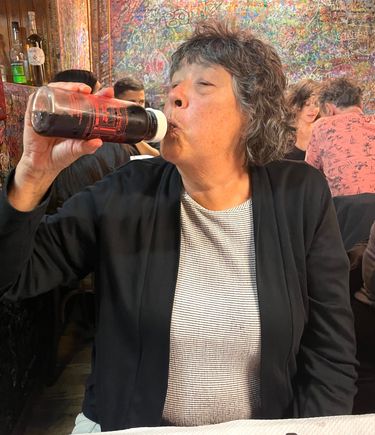 We had diner in Montmartre where our hotel is. The beverages were served in a bottle