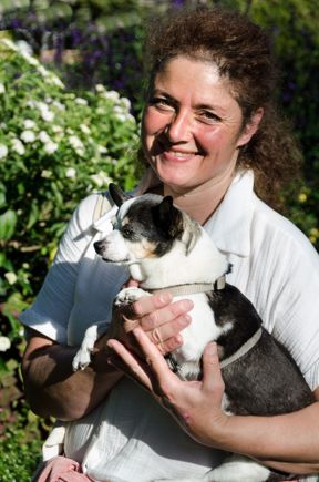 There, we met this friendly woman with her chien.