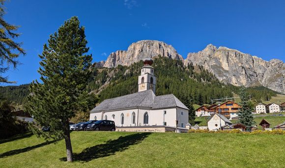 Colfosco church 