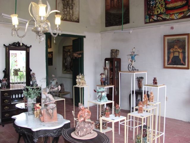 Plaza del Carmen studio gallery