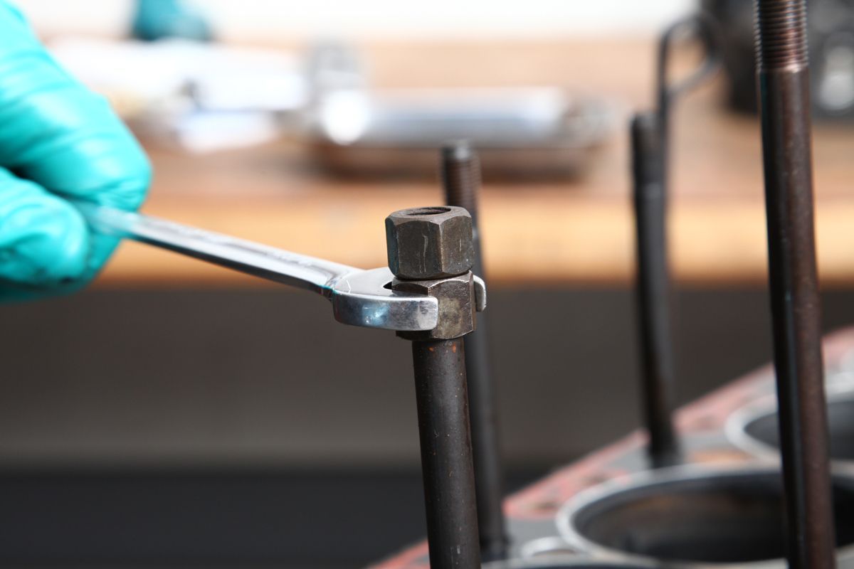 How to Install Exhaust Manifold Flange studs Ford Truck Enthusiasts