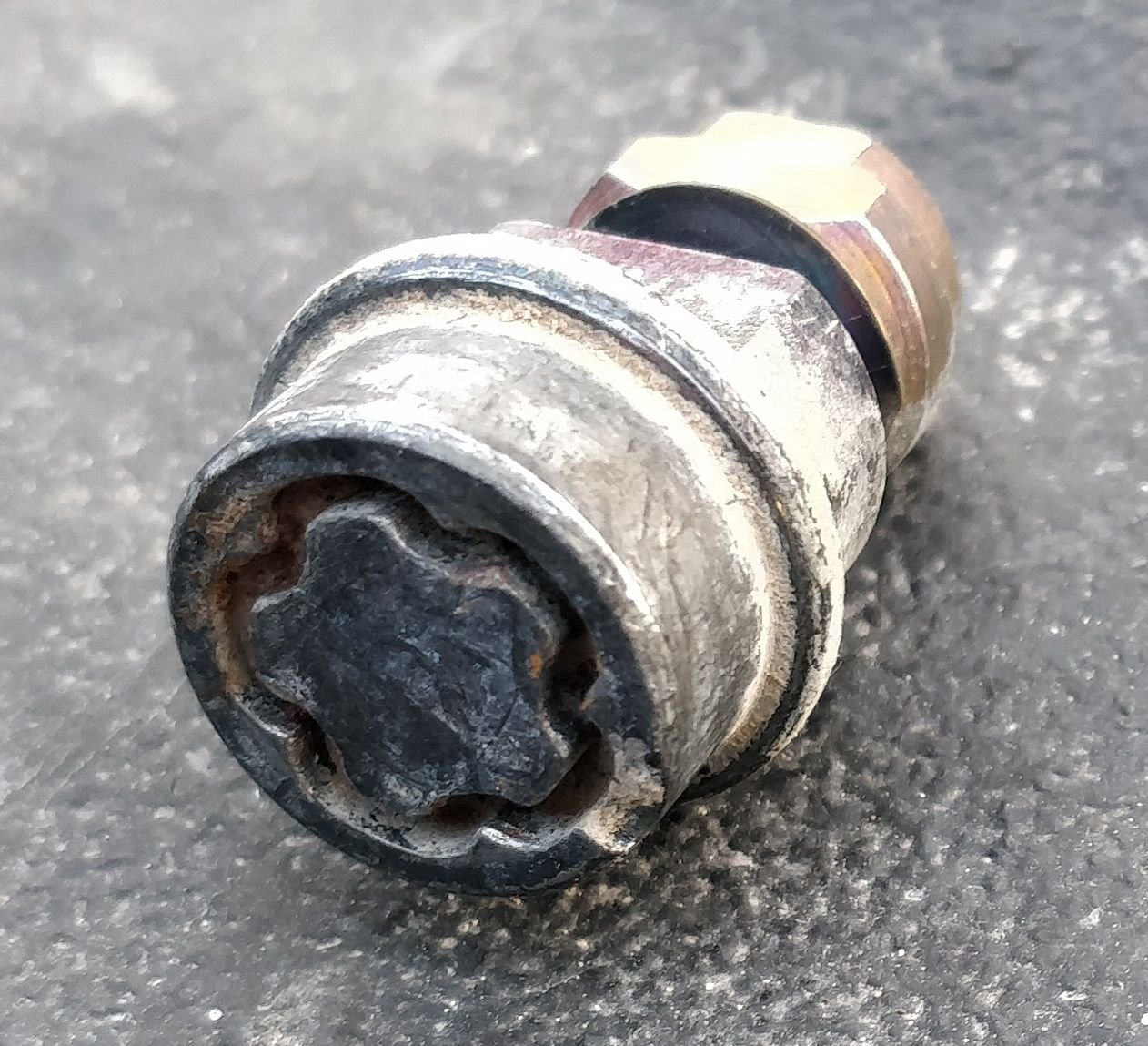 Missing key to spare tire lock Page 2 Ford Truck Enthusiasts Forums