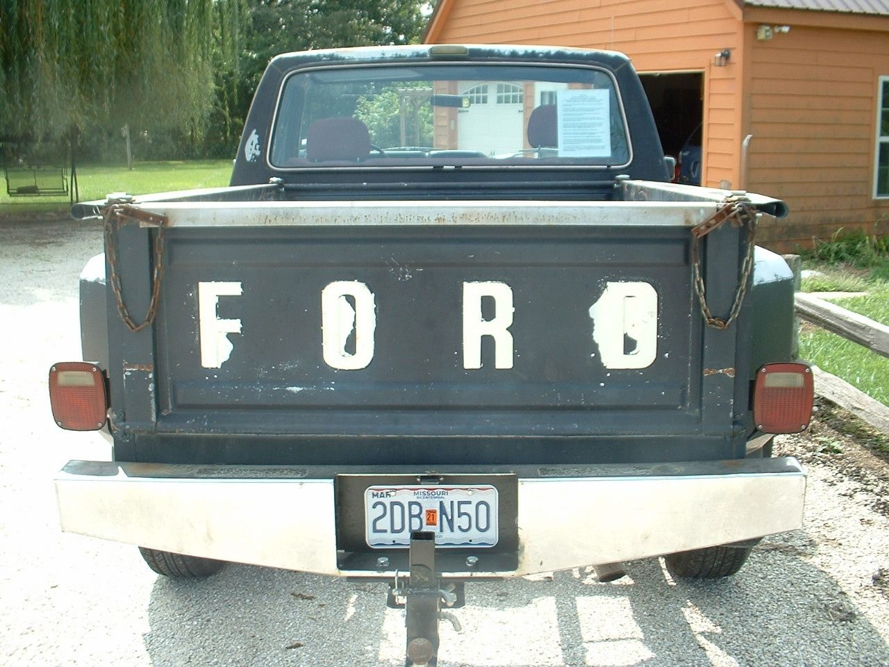 1986 Ford F-150 - 1986 F150 4.9L , c6 auto., 3.08 rear end ratio, Factory air cond. - Used - VIN 1FTDF15Y7GNA8 - 78,000 Miles - 6 cyl - 2WD - Automatic - Truck - Blue - Versailles, MO 65084, United States