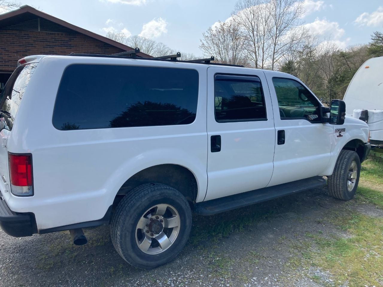 2000 Ford Excursion - 2000 Excursion with Cummins Swap - Used - VIN 1FMNU43S2YEB26112 - 6 cyl - 4WD - Automatic - SUV - White - Knoxville, TN 37901, United States