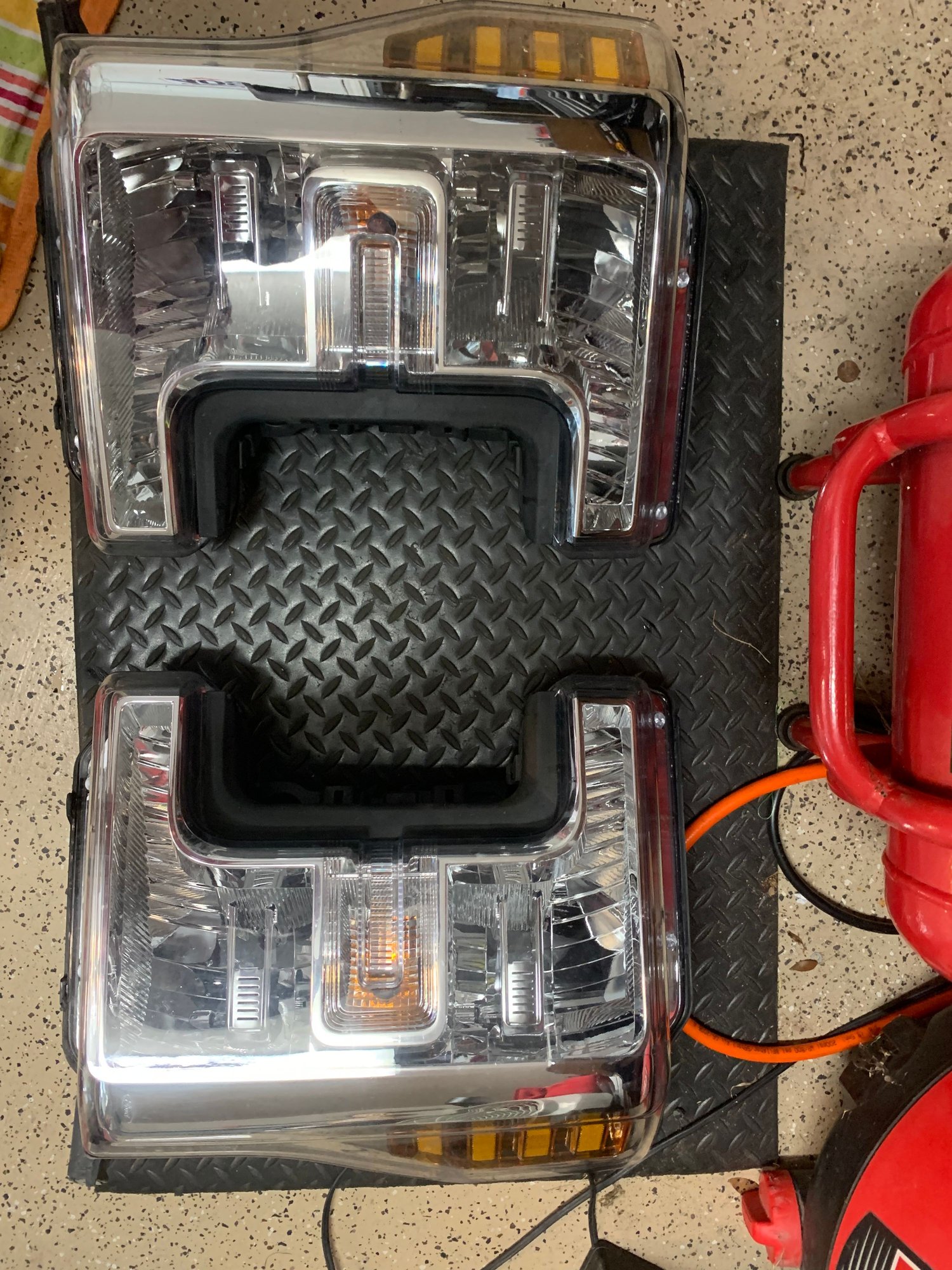 Lights - 17-19 F250/350 OEM headlights - Used - 2017 to 2019 Ford 3/4 Ton Pickup - League City, TX 77573, United States