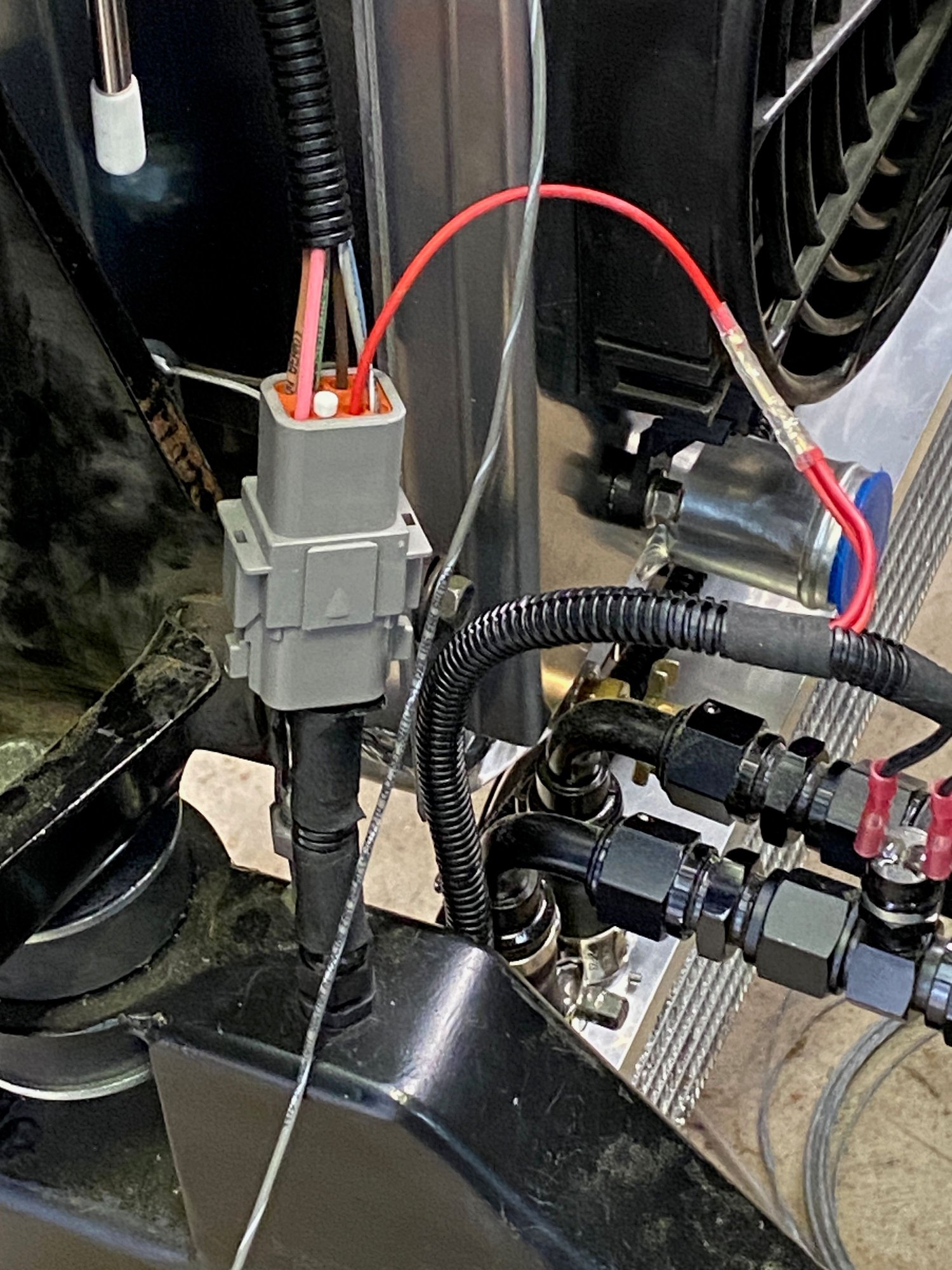 Deutsch connector for radiator support removal, 