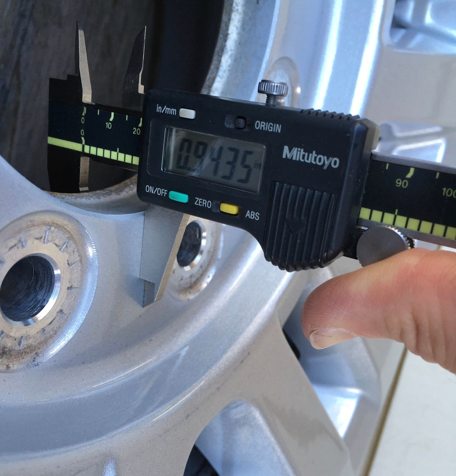 2006 F250 4x4; Rear wheel studs too short for alloy wheels? Ford