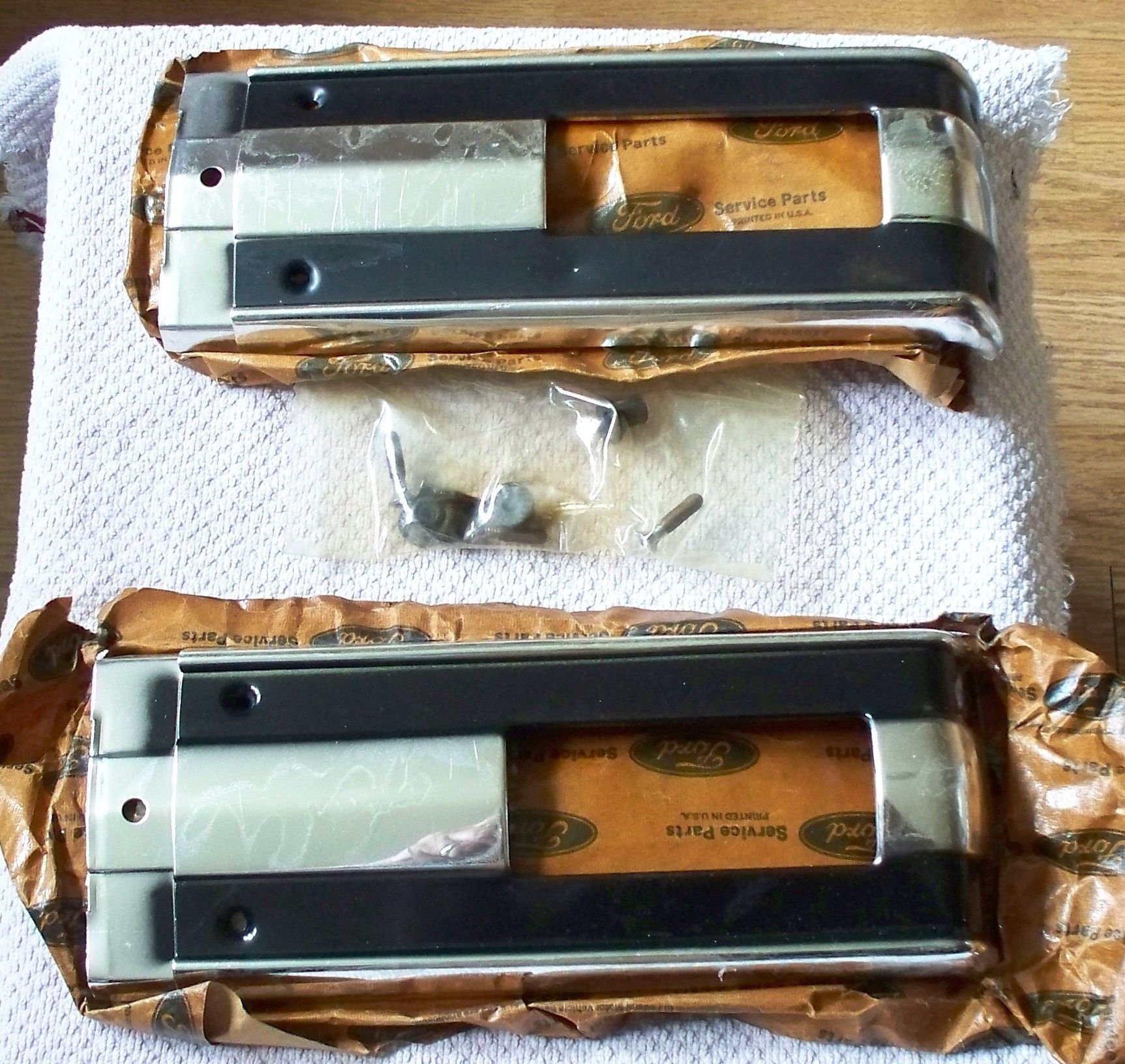 Exterior Body Parts - NOS 1970-72 Ford Ranger Side Molding for rear reflector - New - 1970 to 1972 Ford Ranger - Robbins, NC 27325, United States