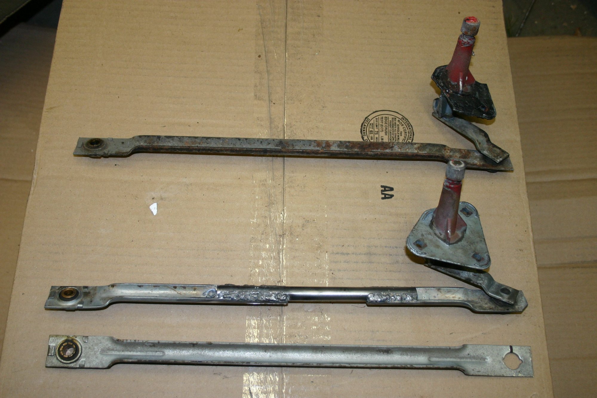 Does your wiper arm pivot wobble? Wiper assembly pics Ford Truck