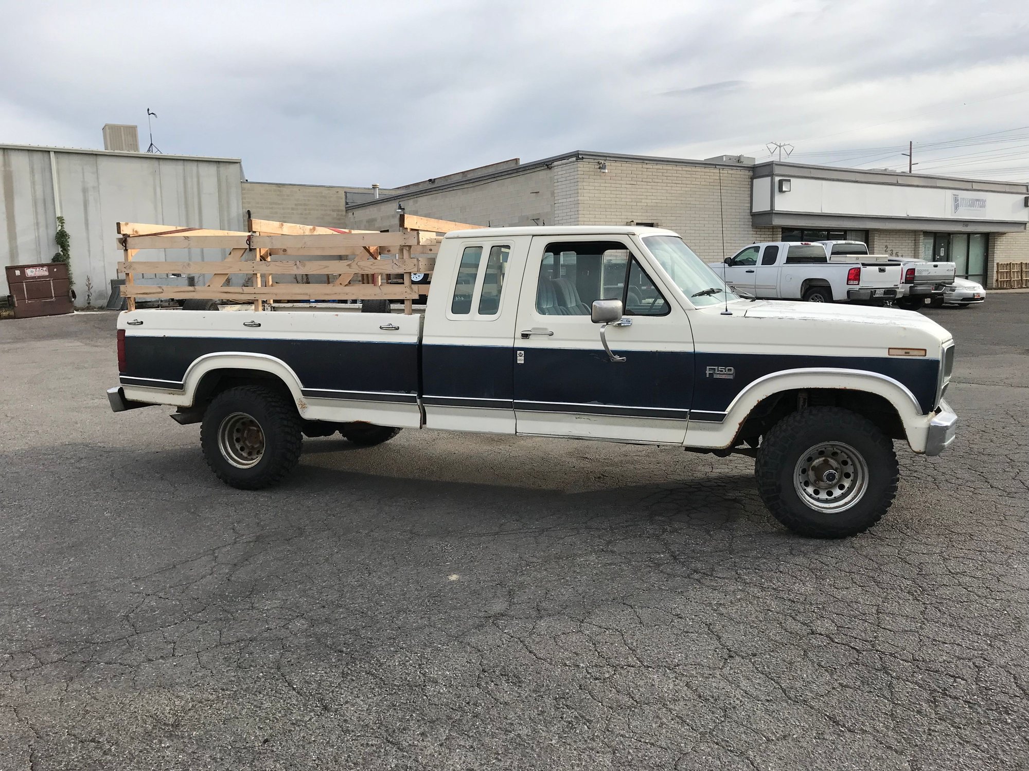 1986 Ford F-150 XL 2DR Extended Cab Long Box, 4x4, 351W, C6 - Ford