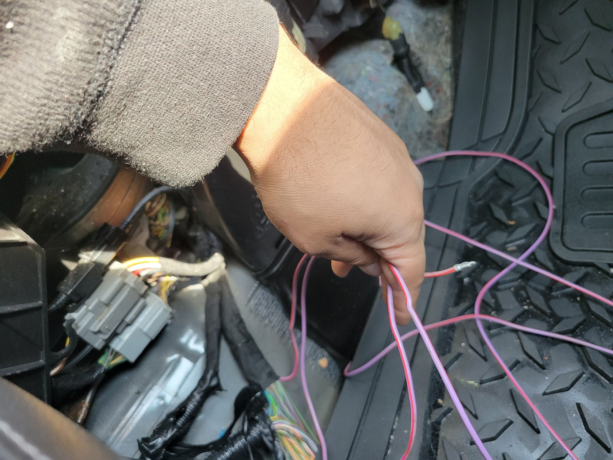 2015 escape no sound/fuse blows f23 audio digital signal processing