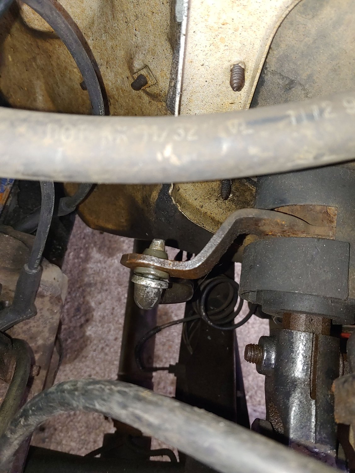 1991 F150 automatic shifter linkage stuck in rubber bushing Ford