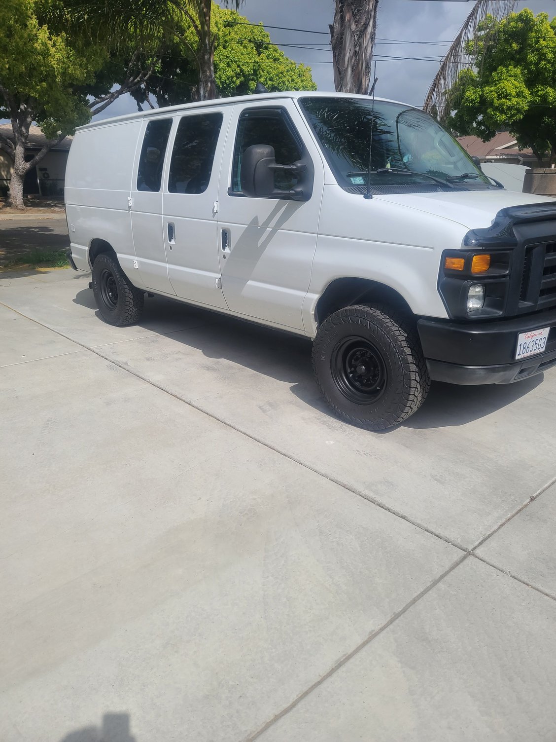 2011 ford clearance e250