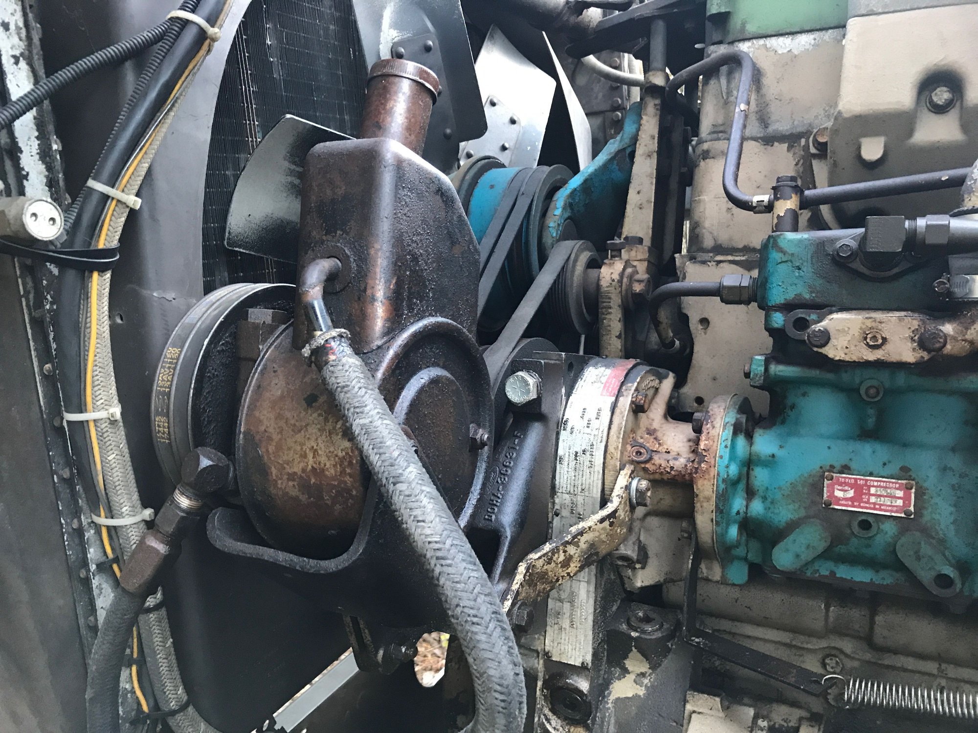 Need help to identify power steering pump 1980 L9000 NTC 290 Cummins