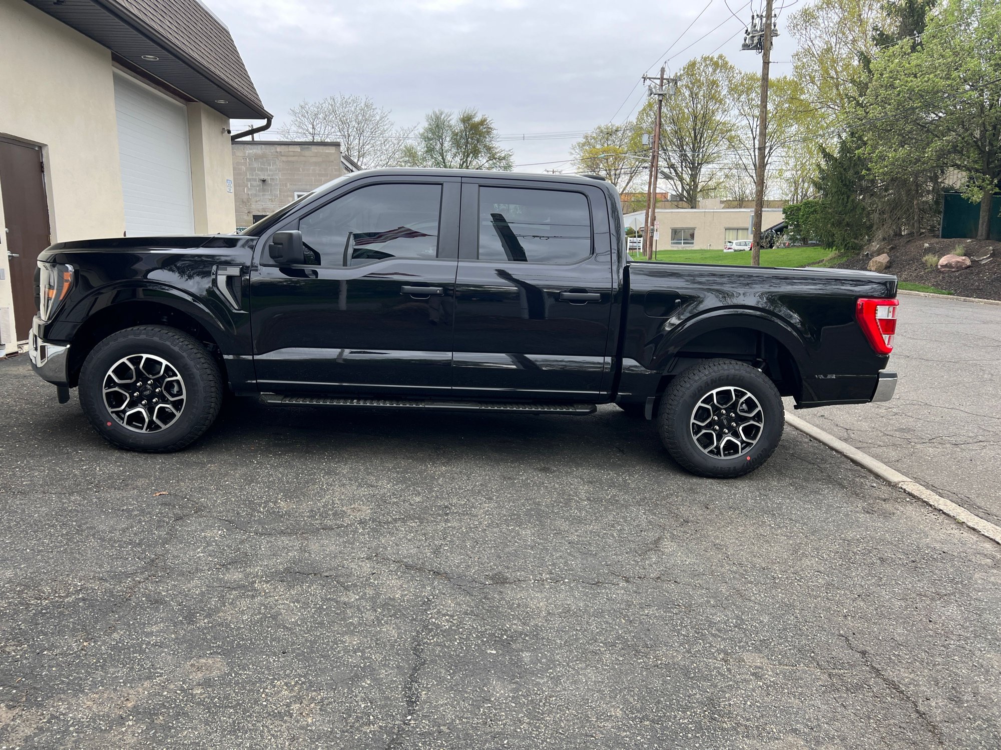 2023 Ford F-150 - Lease swap; 2023 F150, XL - Used - VIN 1FTEW1EP6PKD45287 - 7,700 Miles - 6 cyl - 4WD - Automatic - Truck - Black - Westwood, NJ 07675, United States