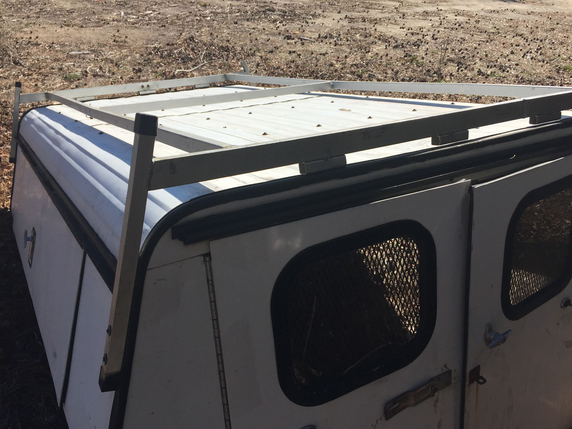 Leer Cap / camper shell With Tool Box's - Ford Truck Enthusiasts Forums