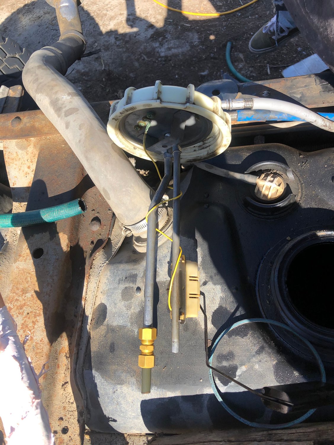 IRATE Diesel fuel system problem help me please!! Ford Truck