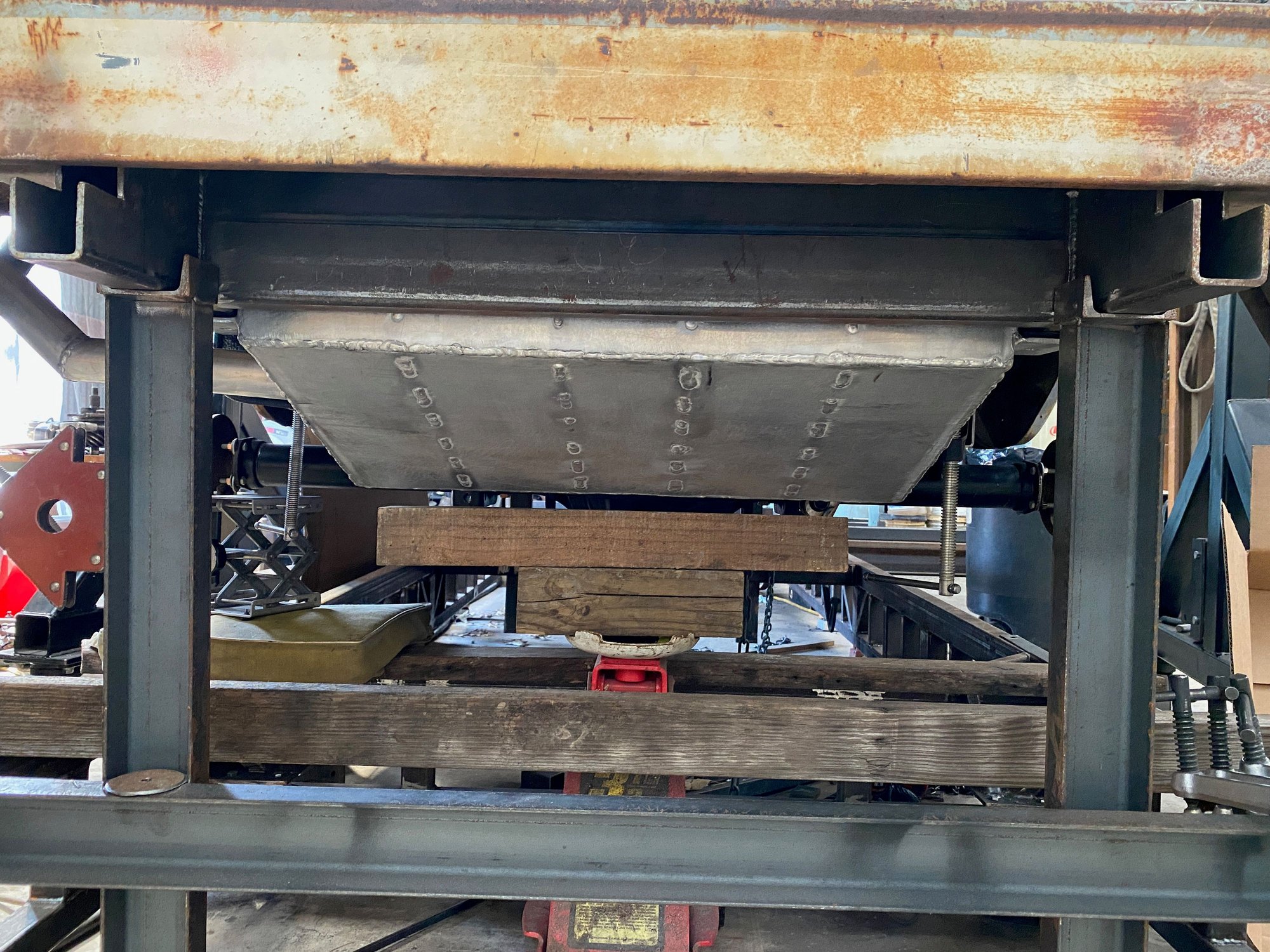 Rear vies of tank in chassis