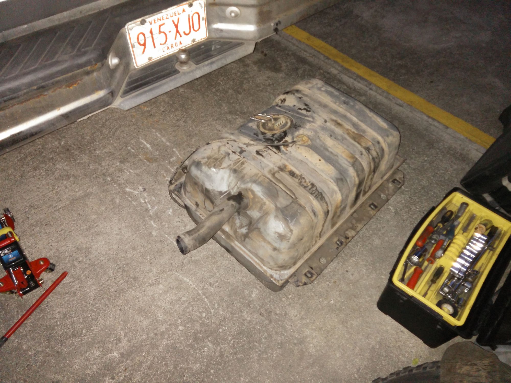 Ford Bronco (1989-1996) fuel pump replacement - Ford Truck Enthusiasts  Forums, image size:2000x1500