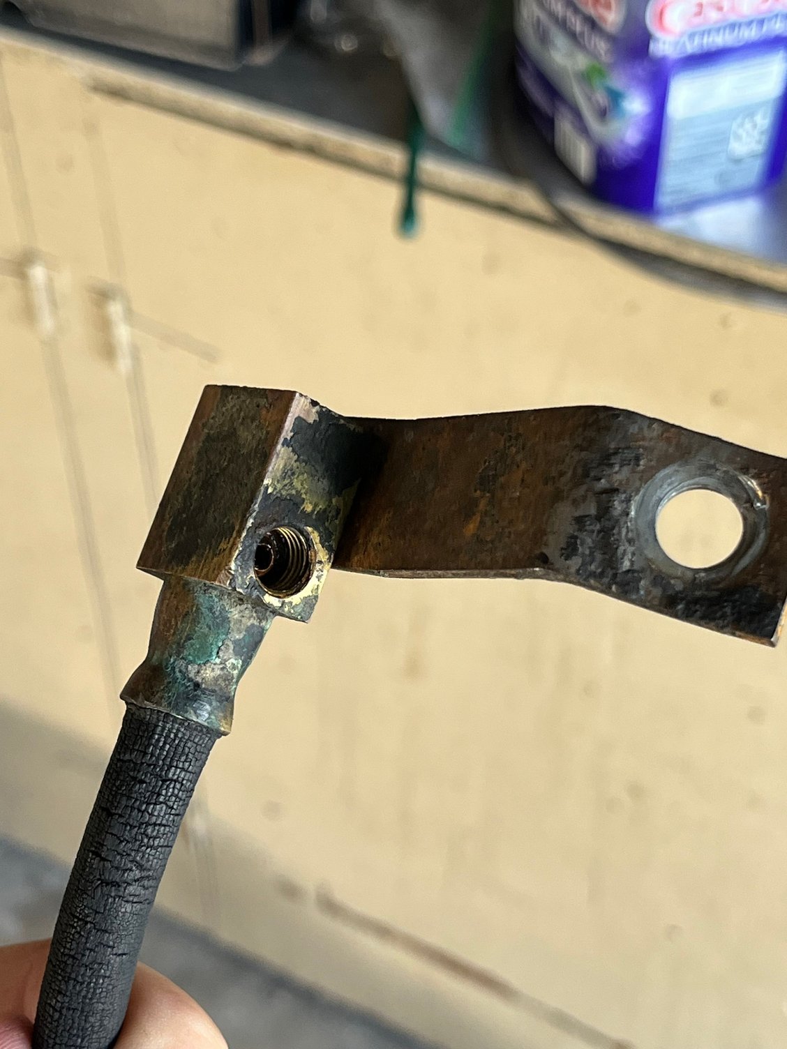 Tee block on differential. I think this side has 3/8� IF connector, as the braided flex line going to Right brakes has a 3/8� IF.