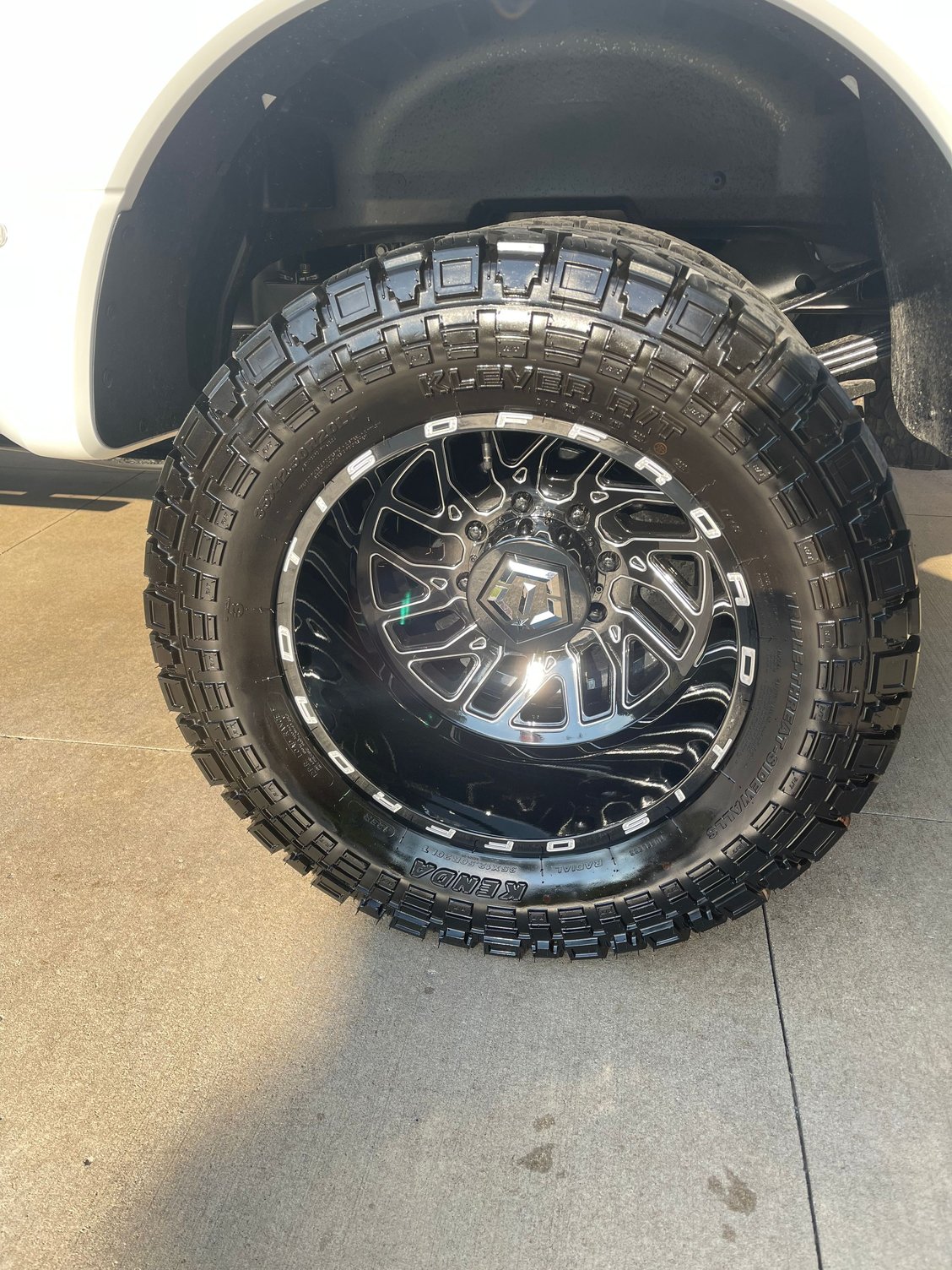 2023 F350 Dually 17 inch rims, tallest tire that will fit ? - Ford ...