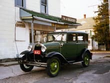 2000 EXCURSION &amp; 1931 Ford Town SEDAN