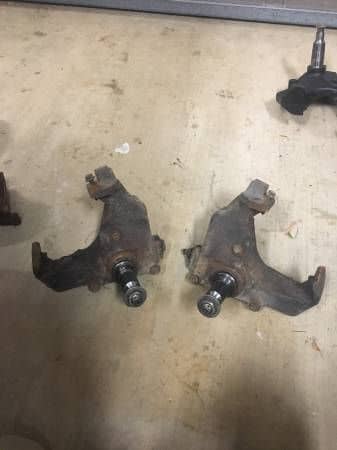 Steering/Suspension - F100 Disc Brake Spindles and Calipers - Used - 1965 to 1979 Ford F-100 - 1965 to 1979 Ford 1/2 Ton Pickup - 1965 to 1979 Ford F-100 - Pittsboro, NC 27312, United States