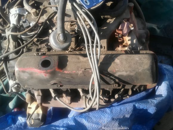 Here is the valve cover... 5 bolts makes it an FE, right?