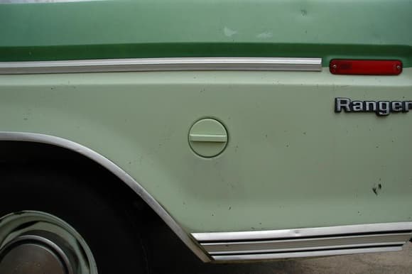 Original gas caps for these old stylesides are really difficult to find.