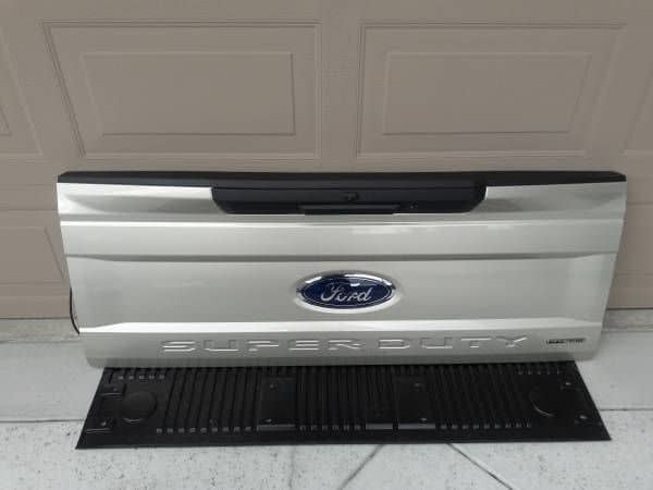 Exterior Body Parts - 2017 F250 Super Duty tailgate NEW DEALER TAKE OFF COLOR WHITE GOLD - New - 2017 to 2018 Ford F-250 Super Duty - San Jose, CA 95135, United States