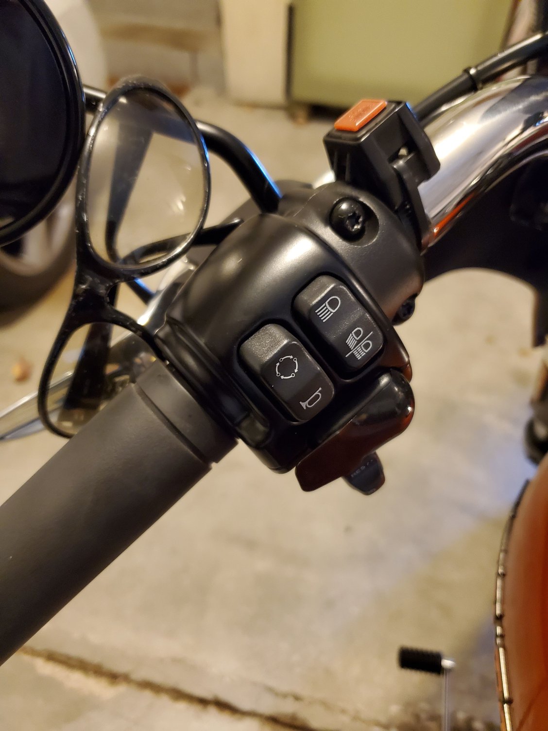 Extended turn signal switch caps for Sport Glide Page 3 Harley