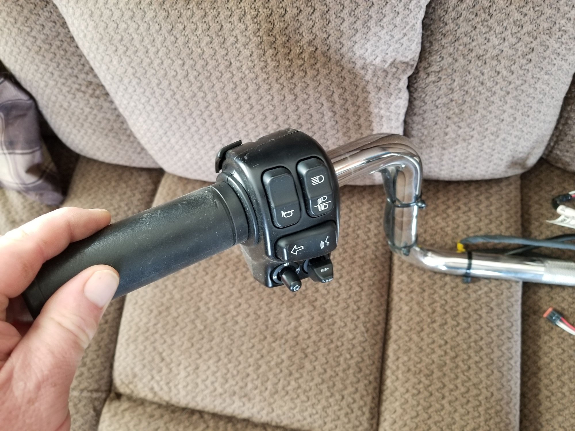 2014 FLHTCU Stock Handlebar with Controls(No PPT) Harley Davidson Forums