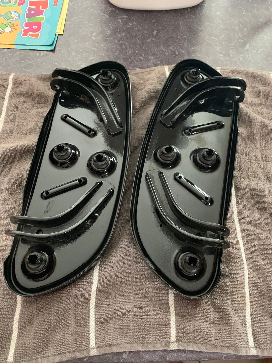 Harley OEM streamliner black floorboards like new Harley Davidson Forums