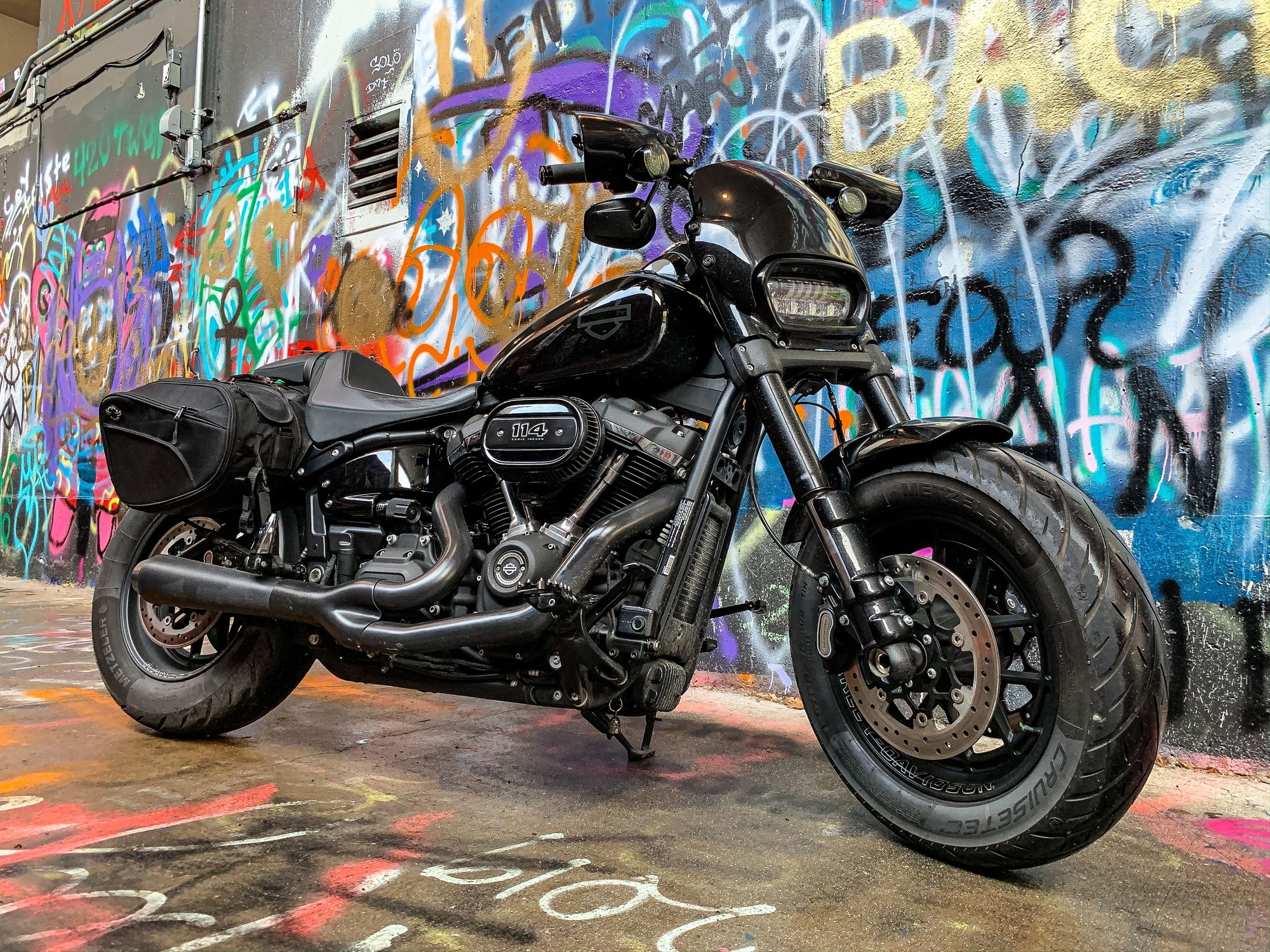 2018 fat bob swingarm bag