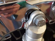 Bar lowered to attach to the docking hardware. Yiu see the gap here. 