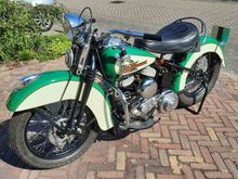 20220820a Harley WLC on driveway