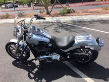 2019 Low Rider with 14" Windshield, Luggage Rack and Mustang Wide Tripper Solo Seat