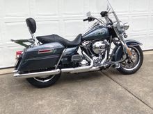 2015 Roadking FLHR, like new condition